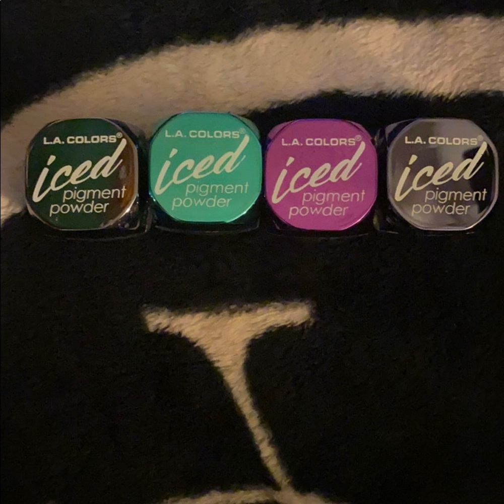L.A colors iced pigment powder eyeshadow